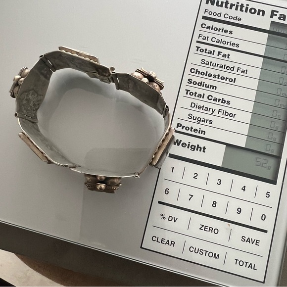 Taxco Sterling Silver and Iridescent Bracelet, Chunky, Marked 925. Nice Weight - Picture 13 of 13